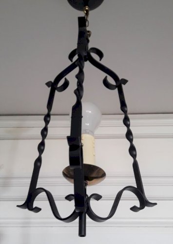 Lustre fer forgé noir et chaîne dorée, vintage