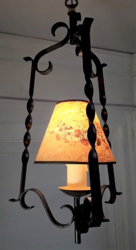 Lustre fer forgé noir et chaîne dorée, vintage