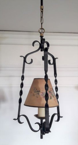 Lustre fer forgé noir et chaîne dorée, vintage