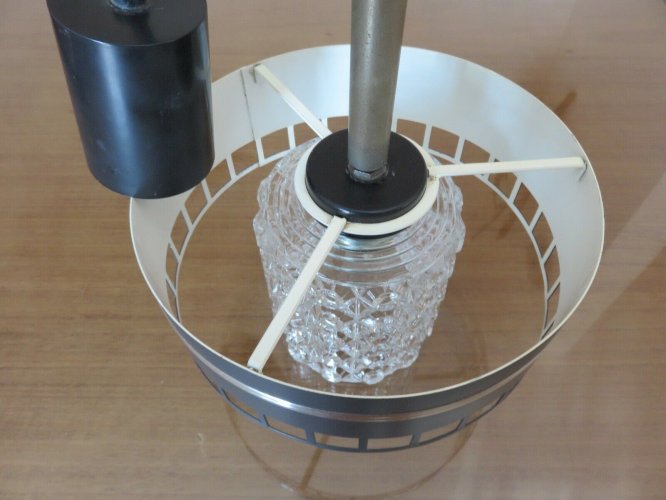 LUSTRE, LAMPE, SUSPENSION METAL LAQUE ET VERRE TEXTURE ANNEES 60 70 VINTAGE 