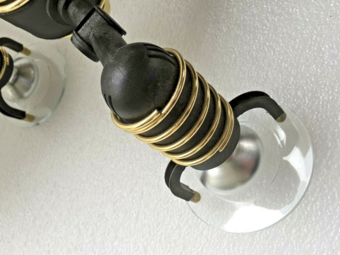 lustre moderne design 3 branches plastique et dorure marque Esto