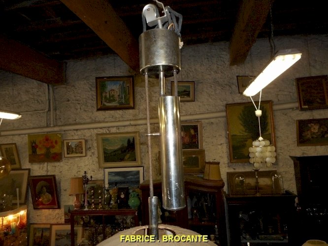 LUSTRE MONTE ET BAISSE DES ANNEES 1970 N 19