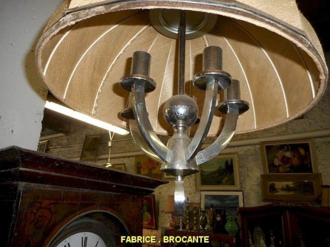 LUSTRE MONTE ET BAISSE DES ANNEES 1970 N 19