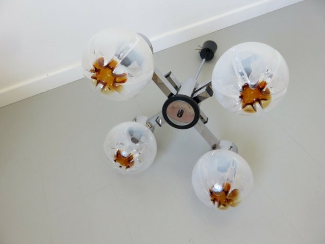 LUSTRE, SUSPENSION GAETANO SCIOLARI METAL CHROME ET VERRERIE DE MURANO ANNEES 70