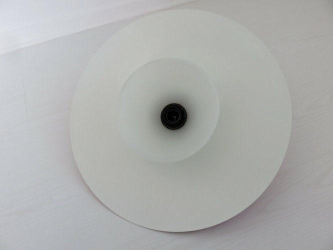 LUSTRE, SUSPENSION SCANDINAVE METAL LAQUE ROUGE, METAL CHROME, VERRE, ANNEES 80.