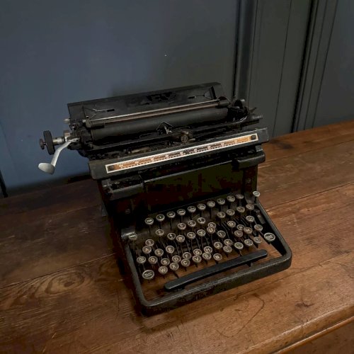 Machine à écrire Japy début XXe L8768