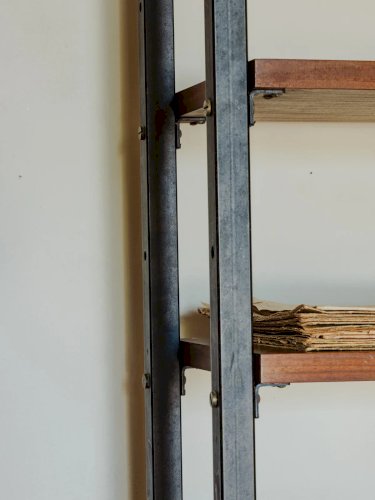 Madeleine, la bibliothèque en bois N°78