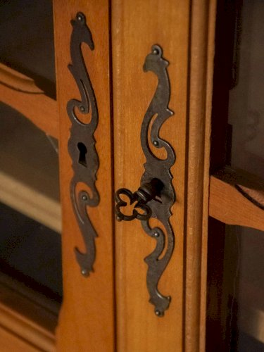 Madeleine, la bibliothèque en bois N°92