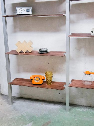 Madeleine, la bibliothèque murale en métal N°59