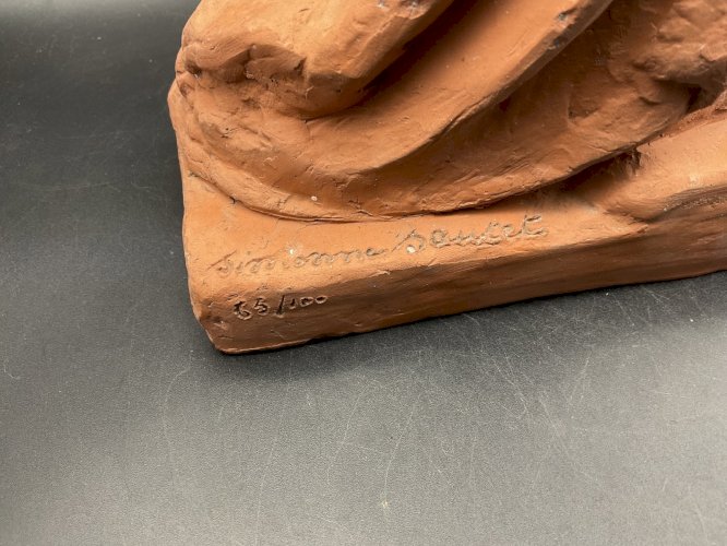 MADONE EN TERRE CUITE SIGNÉE simonne sautet ET NUMÉROTÉE