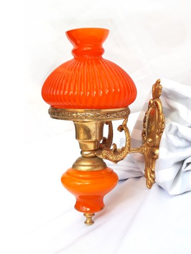 Magnifique applique Napoléon 3 bronze et opaline orange