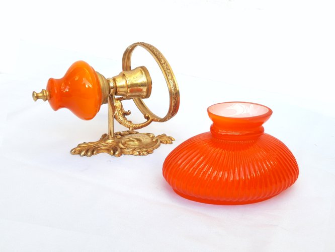 Magnifique applique Napoléon 3 bronze et opaline orange