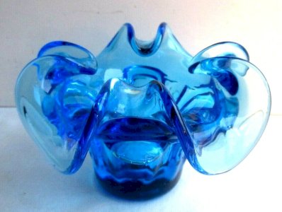 Beautiful Art Deco empty pocket cup, 4-petal flower solid blue glass