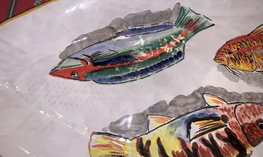 Magnifique grand plat à poisson en céramique signé Brescon Martigues