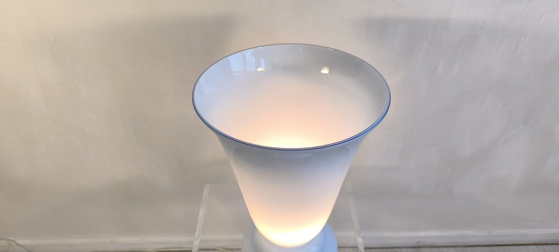 ?✨ Magnifique Grande lampe vintage en Verre de Bohême bleu opalin — signée Tchécoslovaquie — années 60/70 ✨?