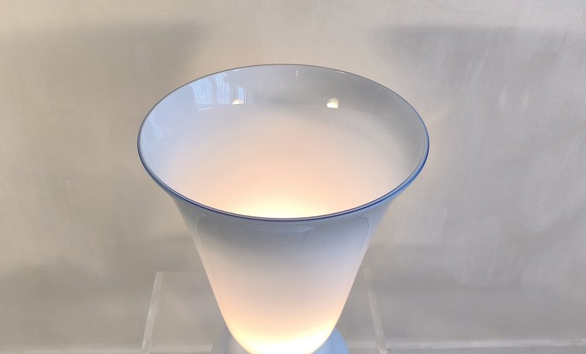 ?✨ Magnifique Grande lampe vintage en Verre de Bohême bleu opalin — signée Tchécoslovaquie — années 60/70 ✨?