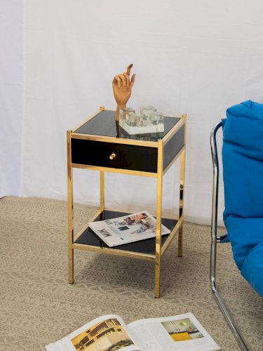 Maïa, la table de chevet dorée N°247