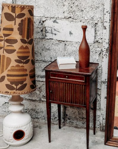 Maïa, la table de chevet en acajou N°217