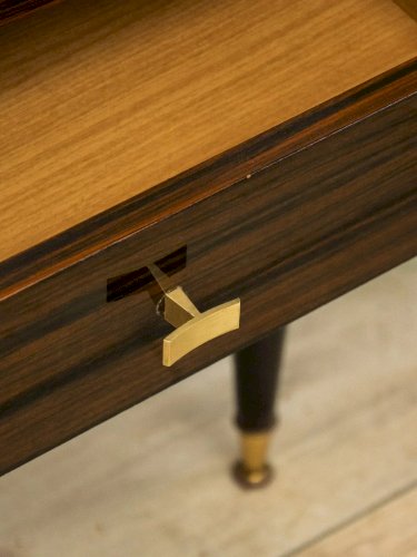 Maïa, la table de chevet en bois laqué N°676