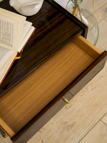 Maïa, la table de chevet en bois laqué N°676