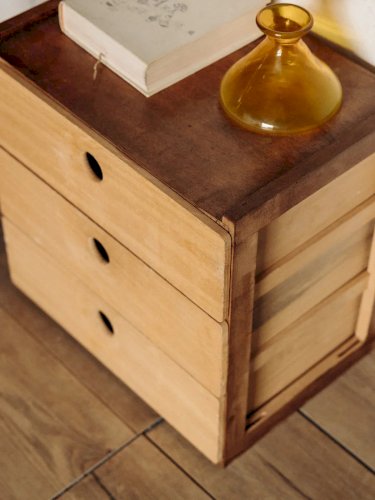 Maïa, la table de chevet en bois N°131