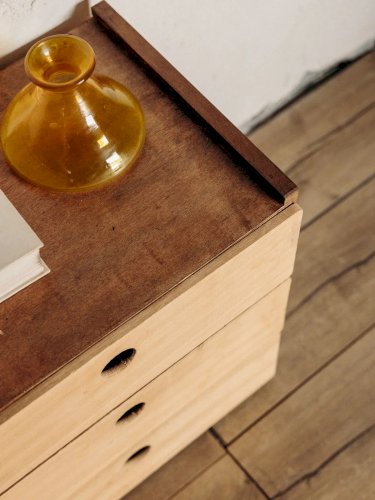 Maïa, la table de chevet en bois N°131