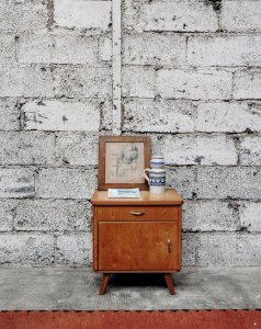 Maïa, the wooden bedside table No. 52