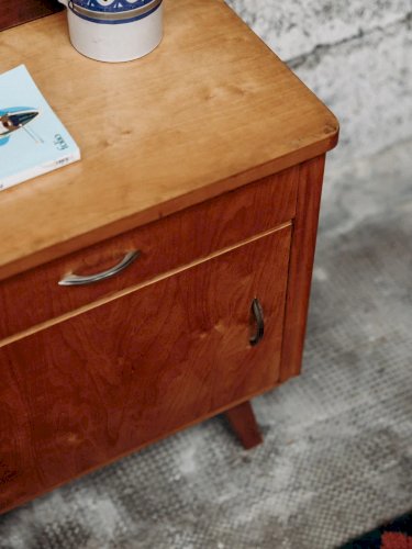 Maïa, la table de chevet en bois N°52