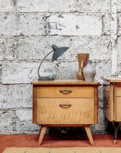 Maïa, the wooden bedside table No. 58