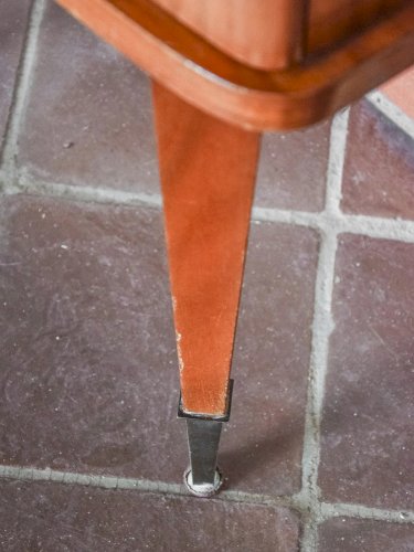 Maïa, la table de chevet en bois N°97