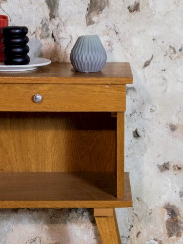 Maïa, la table de chevet en chêne N°210