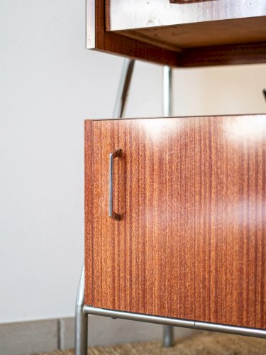 Maïa, la table de chevet en formica N°277