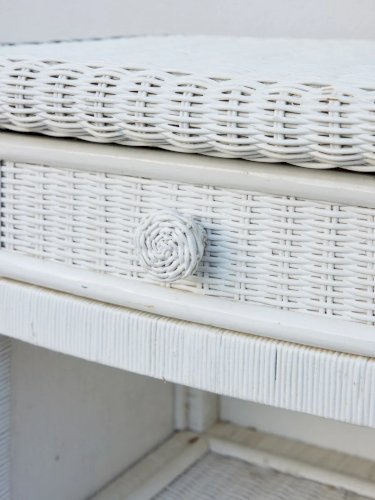 Maïa, la table de chevet en rotin N°270