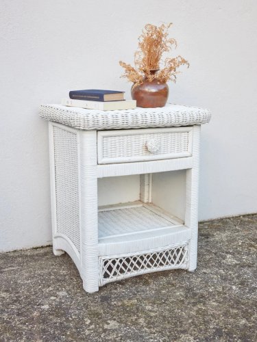 Maïa, la table de chevet en rotin N°270