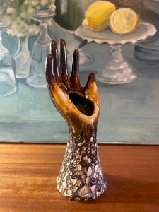 Main vintage fat lava ring holder