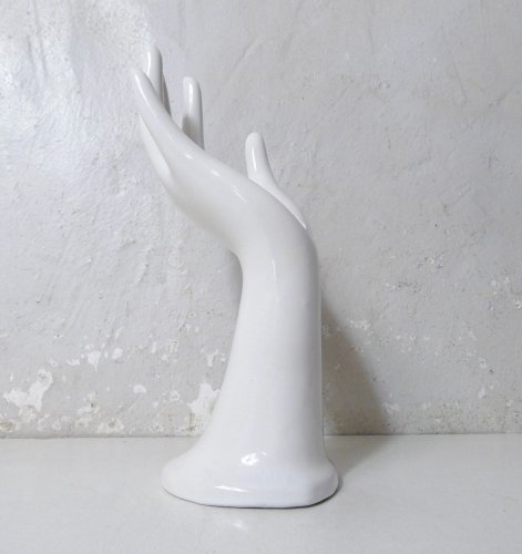 main blanche en céramique vintage baguier soliflore support à bijoux