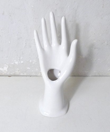 main blanche en céramique vintage baguier soliflore support à bijoux