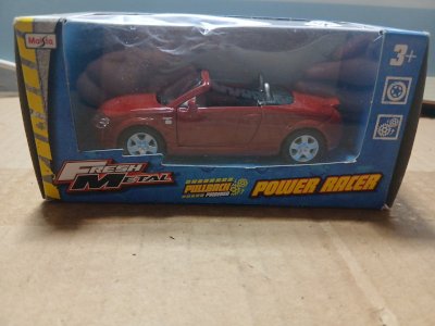 MAISTO Audi  ROUGE FRESH METAL POWER RACER ECHELLE -long 11 cm
