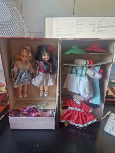 malle 2 Poupées Minerva avec vêtements