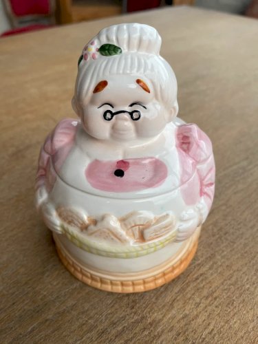 Mamie pot à biscuits / boîte