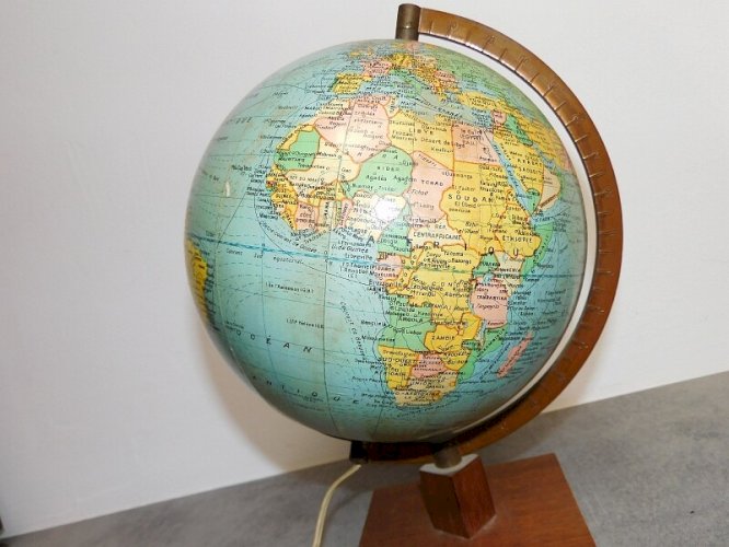 MAPPEMONDE GLOBE TERRESTRE GIRARD ET BARRIERE DES ANNEES 1950