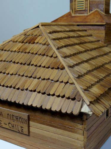 Maquette d'église en bois vintage années 50-70 "Iglesia Nercon Chiloe Chile"