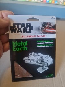 METAL EARTH 3D STARS WAR Millenium Falcon NEW MODEL KIT