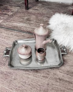 Marcel, the silver platter No. 102