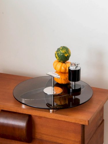 Marcel, le plateau rond en verre fumé N°118