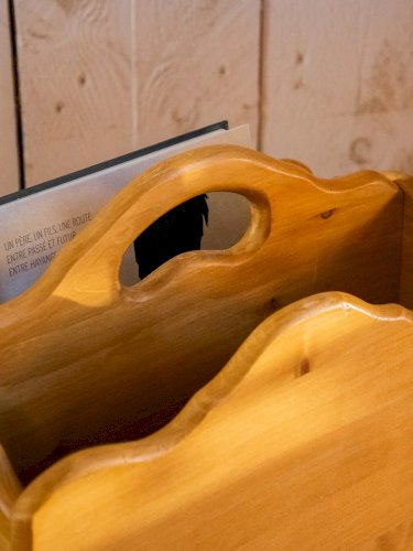 Marius, le porte-revue en bois N°215