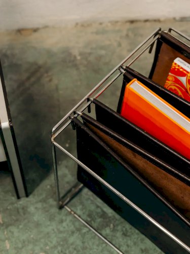 Marius, le porte-revues en cuir marron N°177