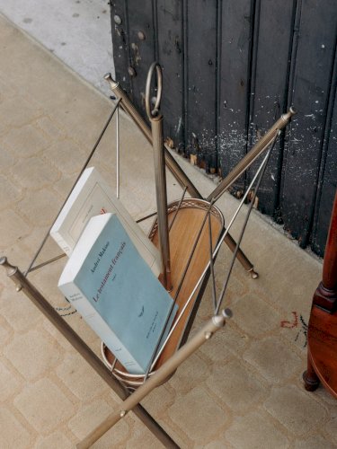 Marius, le porte-revues en laiton N°167