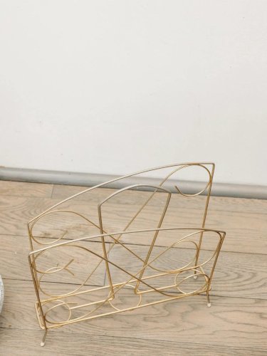 Marius, le porte-revues en métal doré N°32