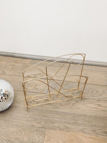 Marius, le porte-revues en métal doré N°32